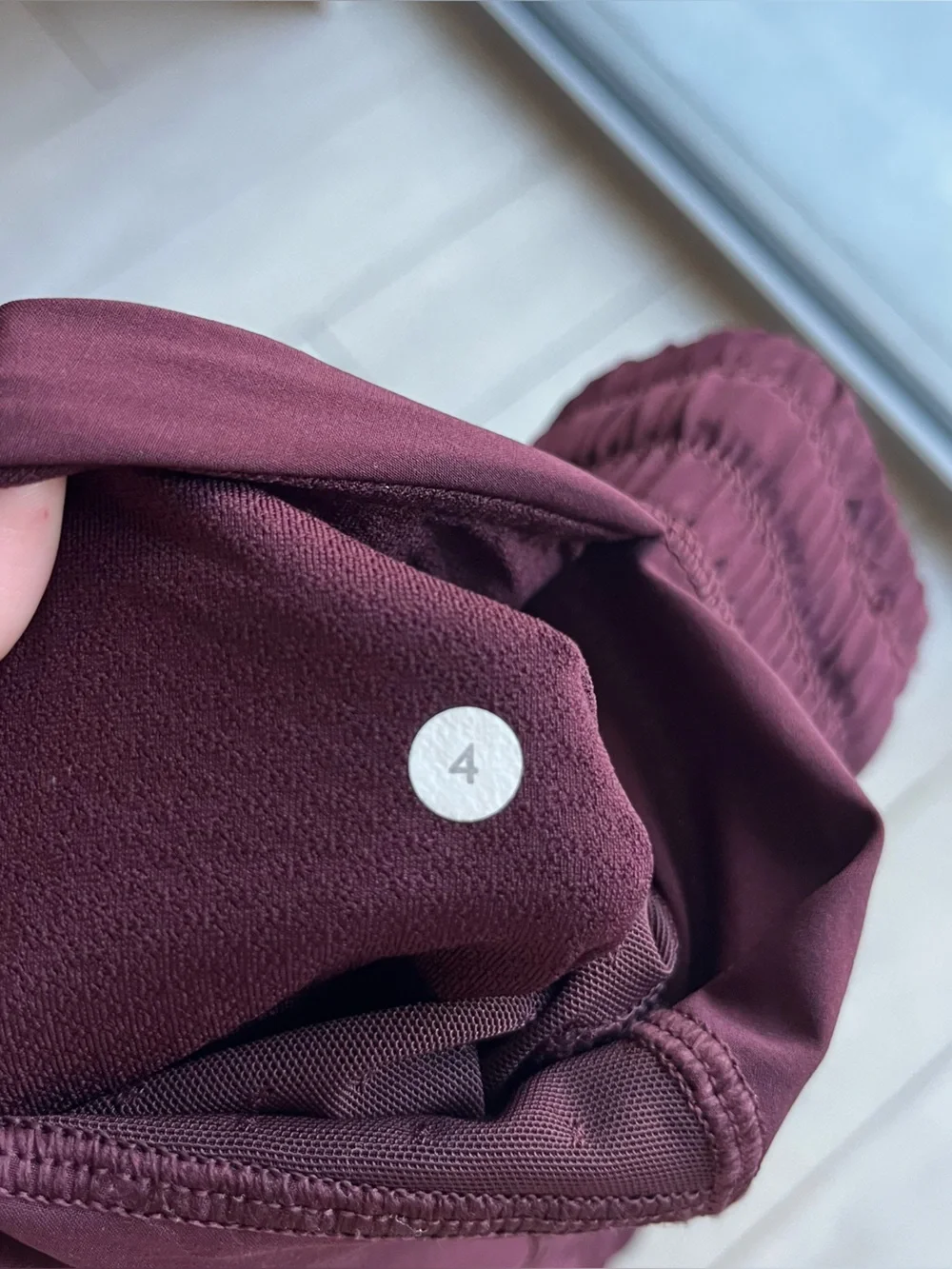 Lululemon Namaskar Crop Garnet Women’s 4 Swift Ultra Light Yoga 24” Stretch